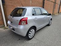 Usata Toyota Yaris Sol 87 CV (63 kW) 2007 Grigio Berlina