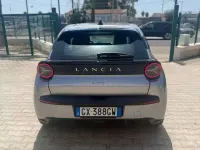 Usata Lancia Ypsilon 101 CV (74 kW) 2024 Grigio Utilitaria