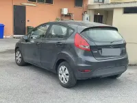 Usata Ford Fiesta 68 CV (50 kW) 2010 Grigio Berlina