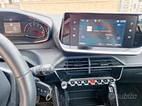 Usata Peugeot 2008 Active 131 CV (96 kW) 2022 Bianco SUV