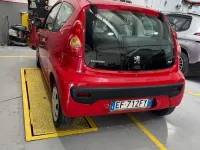 Usata Peugeot 107 68 CV (50 kW) 2010 Rosso Utilitaria