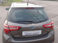 Usata Toyota Yaris Hybrid Active 73 CV (53 kW) 2017 Bronzo Berlina