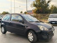 Usata Ford Fiesta Ghia 68 CV (50 kW) 2007 Blu Berlina