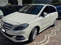Käytetty Mercedes B200 Premium 156 HP (114 kW) 2014 Valkoinen Tila-auto