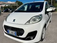 Usata Peugeot 107 Active 68 CV (50 kW) 2014 Bianco Utilitaria
