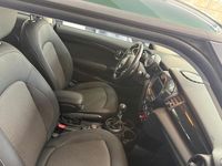 Usata Mini Cooper D 95 CV (69 kW) 2016 Verde Utilitaria