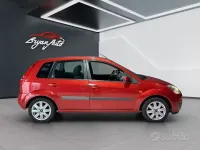 Brugt Ford Fiesta Ghia 75 HK (55 kW) 2007 Rød Hatchback