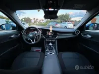 Usata Alfa Romeo Giulia 150 CV (110 kW) 2016 Bluazzurro Berlina