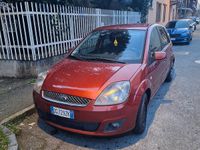 Usata Ford Fiesta 96 CV (70 kW) 2009 Rosso Utilitaria
