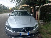 Usata Volvo V60 120 CV (88 kW) 2017 Grigio Station wagon