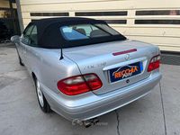 Usata Mercedes CLK230 193 CV (141 kW) 2000 Argento Cabrio