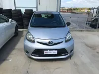 Usata Toyota Aygo Connect Style 67 CV (49 kW) 2012 Argento Utilitaria