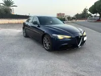 Usata Alfa Romeo Giulia 180 CV (132 kW) 2017 Bluazzurro Berlina