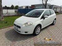 Usata Fiat Grande Punto Dynamic 77 CV (56 kW) 2009 Bianco Utilitaria
