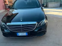 Usata Mercedes E220 Premium 194 CV (142 kW) 2018 Nero Station wagon