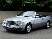 Usata Mercedes E320 220 CV (161 kW) 1994 Argento Cabrio