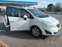 Usata Opel Meriva 101 CV (74 kW) 2011 Bianco Monovolume
