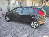 Usata Ford Fiesta 70 CV (51 kW) 2011 Nero Berlina
