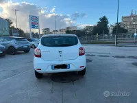 Usata Dacia Sandero Ambiance 72 CV (52 kW) 2015 Bianco Berlina
