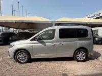 Käytetty Ford Tourneo Connect 102 HP (75 kW) 2024 Harmaa Tila-auto