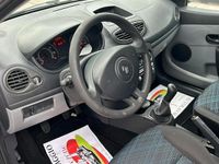 Usata Renault Clio II 60 CV (44 kW) 2007 Grigio Berlina