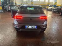 Usata VW T-Roc Life 150 CV (110 kW) 2022 Grigio SUV