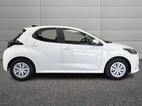 Nuova Toyota Yaris Hybrid Active 116 CV (85 kW) 2026 Bianco Berlina