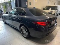 Usata Alfa Romeo Giulia 150 CV (110 kW) 2016 Grigio Berlina