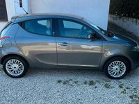 Usata Lancia Ypsilon Gold 95 CV (69 kW) 2015 Grigio Utilitaria