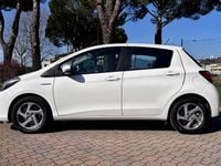 Usata Toyota Yaris Hybrid Active 73 CV (53 kW) 2017 Bianco Berlina