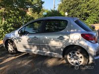 Usata Peugeot 207 70 CV (51 kW) 2014 Argento Berlina