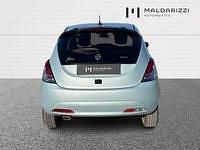 Usata Lancia Ypsilon Gold 69 CV (50 kW) 2023 Argento Utilitaria