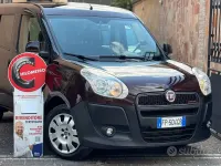 Usata Fiat Doblò Emotion 135 CV (99 kW) 2012 Rosso Monovolume