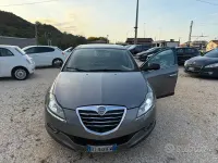 Begagnad Lancia Delta 165 HK (121 kW) 2009 Grå Halvkombi