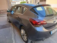 Usata Opel Astra Cosmo 160 CV (117 kW) 2011 Grigio Berlina