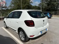 Usata Dacia Sandero 101 CV (74 kW) 2020 Bianco Berlina