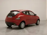 Usata Lancia Ypsilon Silver 69 CV (50 kW) 2013 Rosso Utilitaria