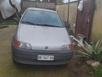 Usado Fiat Punto 54 CV (39 kW) 1997 Gris Berlina