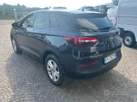 Usata Opel Grandland X 131 CV (96 kW) 2019 Nero metallizzato SUV