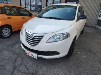Usata Lancia Ypsilon 69 CV (50 kW) 2013 Bianco gelato metallizzato Utilitaria