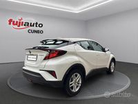 Usata Toyota C-HR Active 122 CV (89 kW) 2023 Solid white SUV