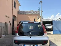 Usata Peugeot 107 68 CV (50 kW) 2011 Utilitaria