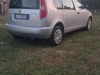 Usata Skoda Roomster 90 CV (66 kW) 2011 Grigio Monovolume