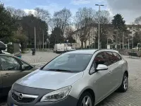 Usata Opel Astra 140 CV (102 kW) 2011 Argento Station wagon