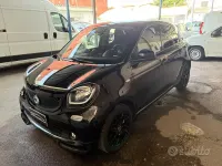 Usata Smart ForFour Superpassion 90 CV (66 kW) 2019 Nero Utilitaria