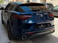 Usado Alfa Romeo Stelvio Ti 210 CV (154 kW) 2019 Azul SUV