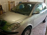 Usata Lancia Ypsilon 70 CV (51 kW) 2004 Grigio Utilitaria