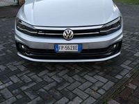 Usata VW Polo R-line 95 CV (69 kW) 2018 Argento Berlina