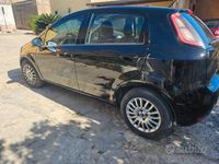 Usata Fiat Punto Lounge 75 CV (55 kW) 2014 Nero Utilitaria
