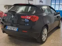 Usata Alfa Romeo Giulietta Super 120 CV (88 kW) 2017 Nero Utilitaria